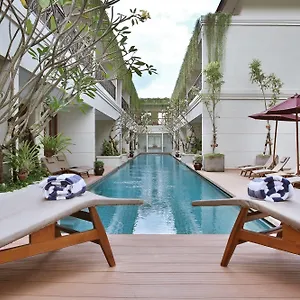 Lagoon Hotel